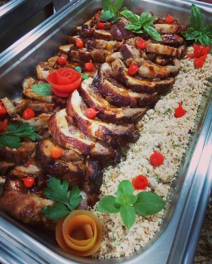 Costela suína recheada no buffet