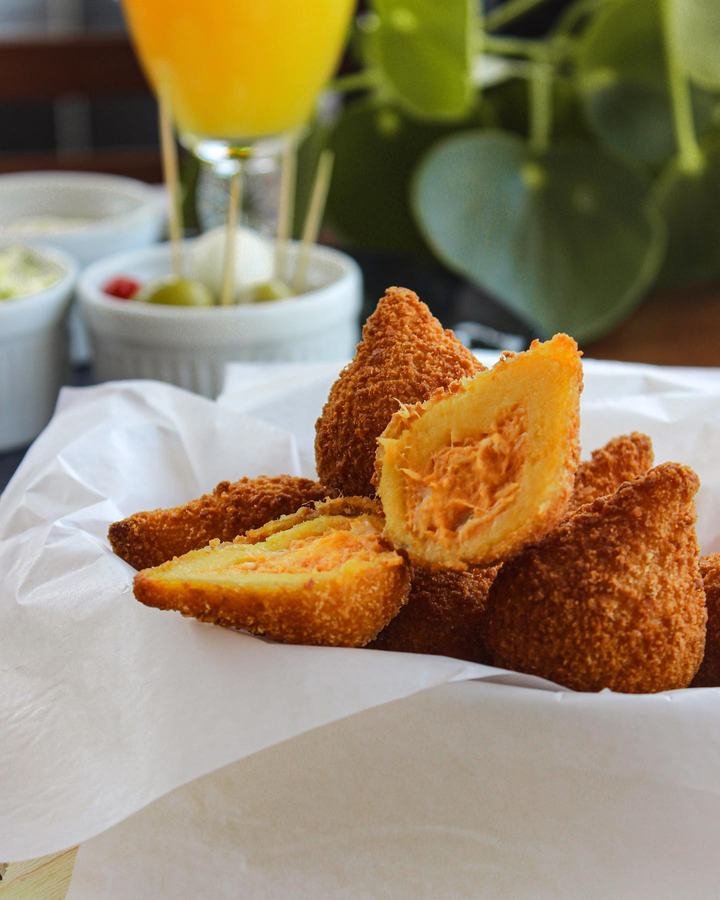 Mini coxinhas de frango